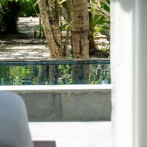 Premier Twin Pool Access